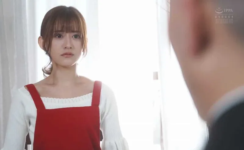 Vợ yêu bán thân đền bù cho chồng yêu suốt một năm mà người chồng không hề hay biết