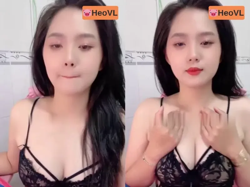 Gấu răng khểnh khoe cây hàng tròn trắng